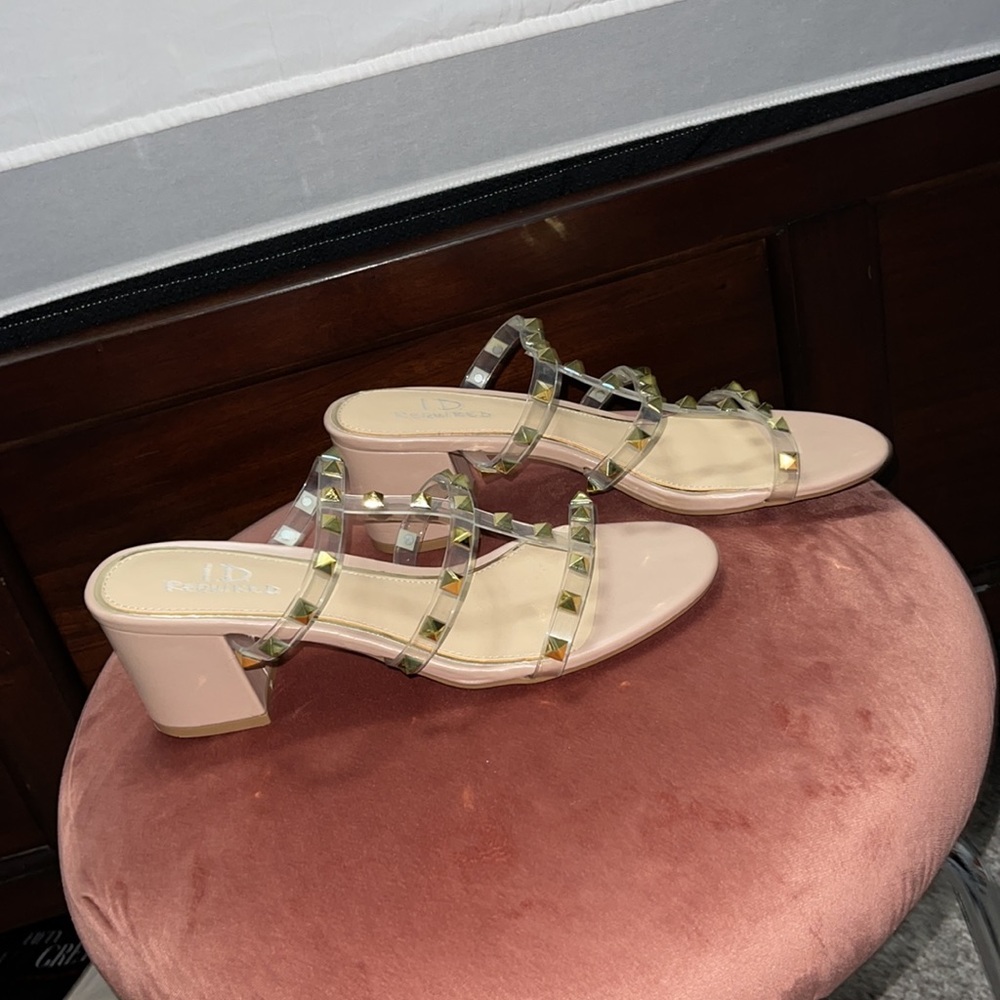 Heels - Picture 2 of 4